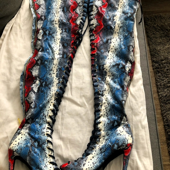 Boots - Picture 1 of 3